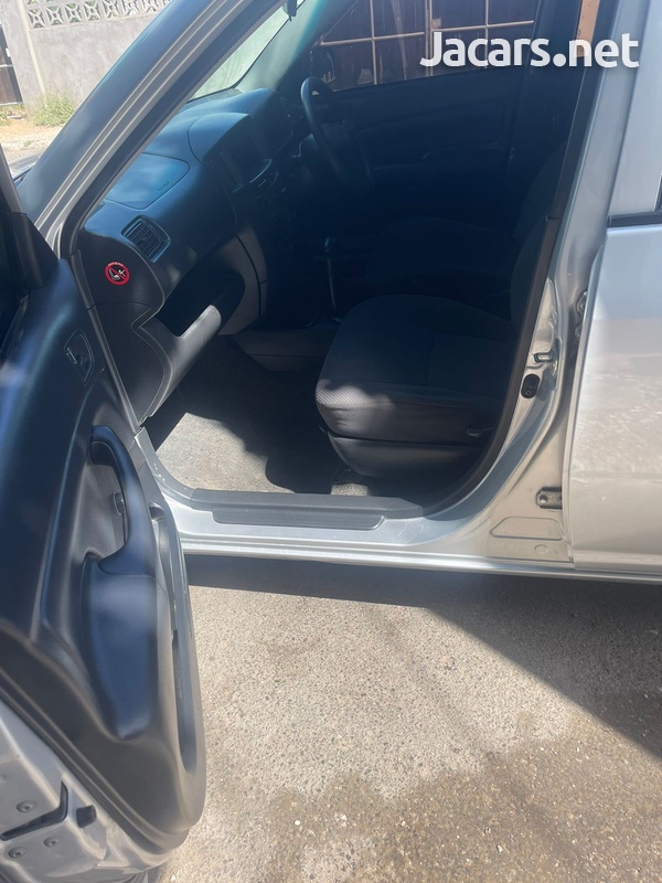 Toyota Probox 1,5L 2013-7