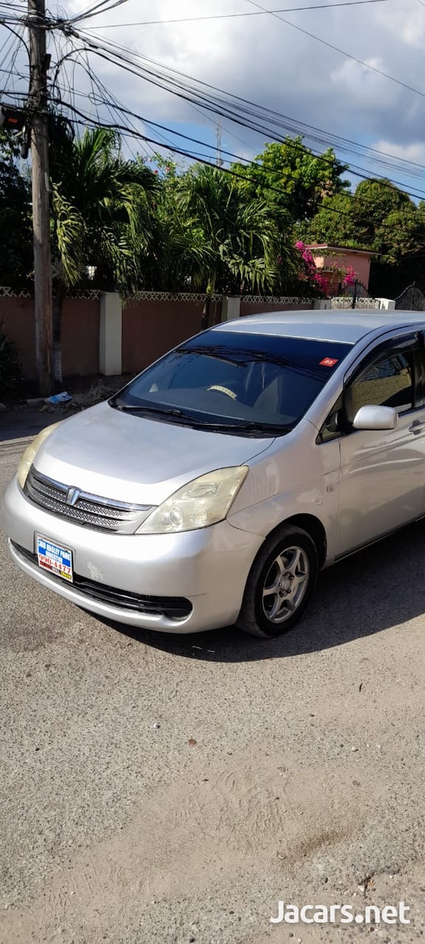Toyota Isis 1,8L 2006-6