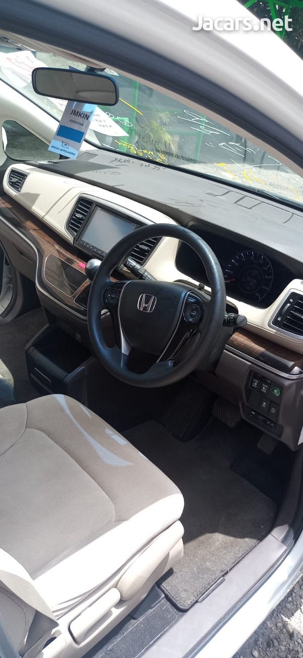 Honda Odyssey 1,8L 2014-6