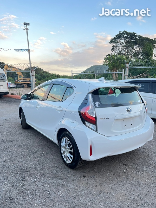 Toyota Aqua 2,5L 2017-6