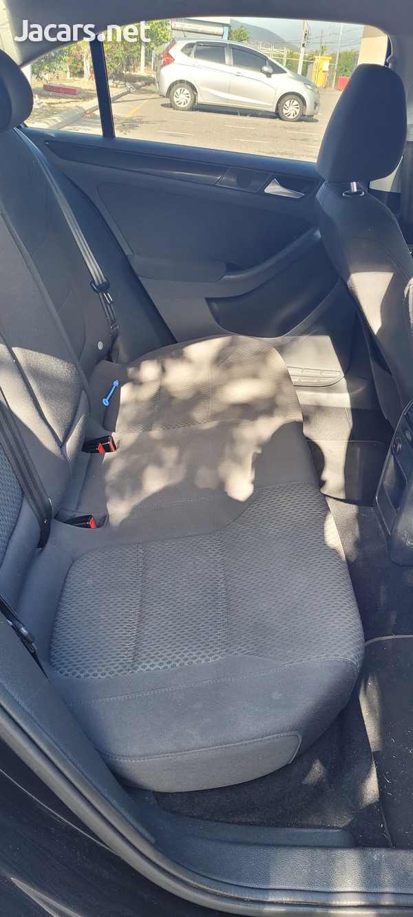 Volkswagen Jetta 1,4L 2012-4