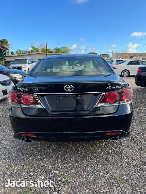 Toyota Crown 2,5L 2016-5