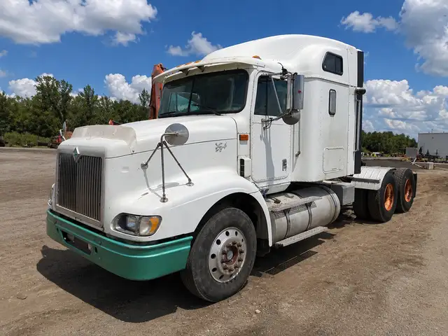 1999 International 9200 PARTS TRUCK, Portland