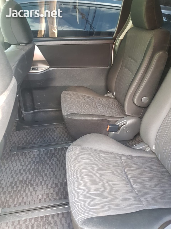 Toyota Noah 2,0L 2012-6