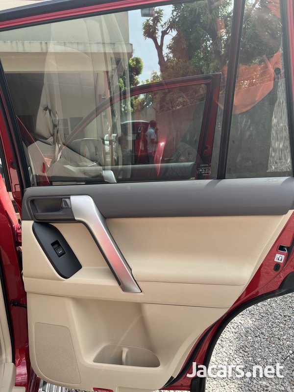 Toyota Prado 3,0L 2022-9