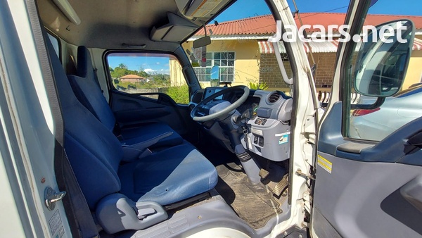 Mitsubishi Fuso Canter 3.5ton Dry Box w/Lift Gate-6