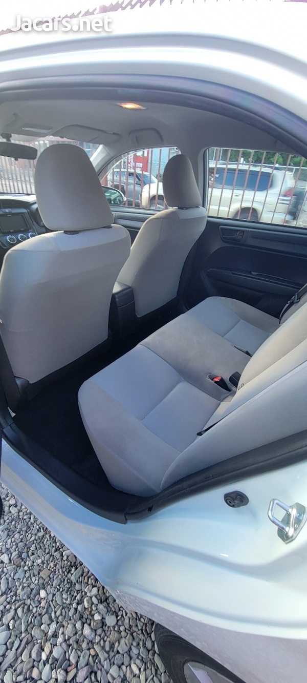 Toyota Axio 1,5L 2017-8