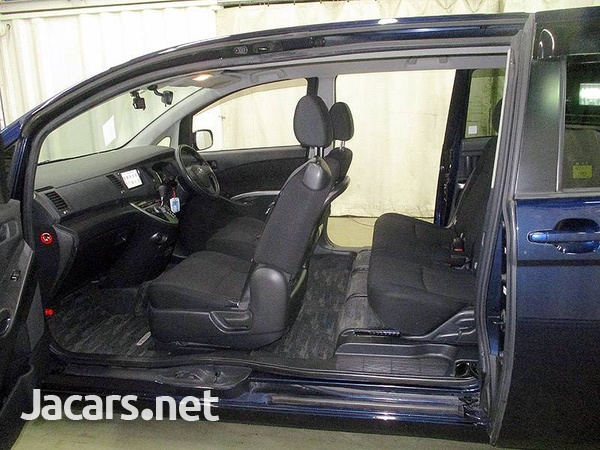 Toyota Isis 1,9L 2013-10