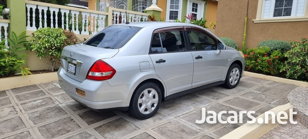 Nissan Tiida 1,5L 2009-4