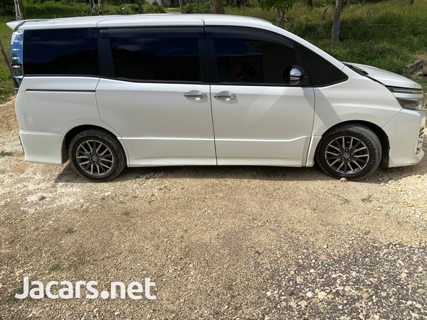 Toyota Voxy 2,5L 2014-2