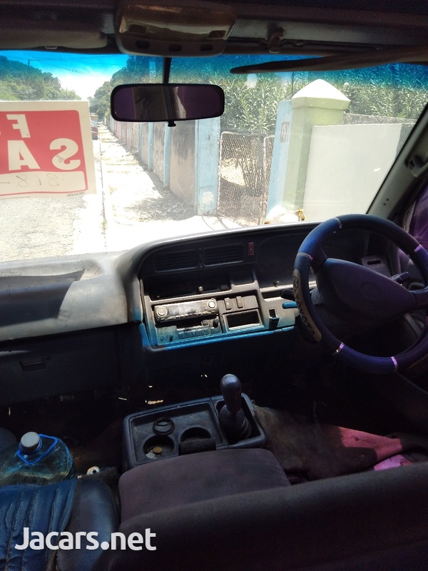 1990 Toyota Haice-7
