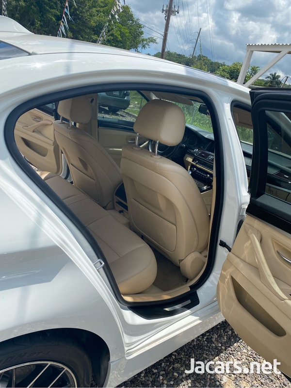BMW 5-Series 2,5L 2015-3