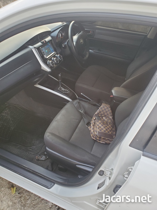 Toyota Corolla 2,0L 2013-3