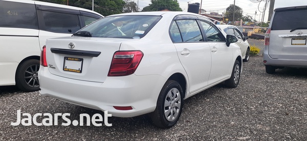 Toyota Axio 1,5L 2016-3