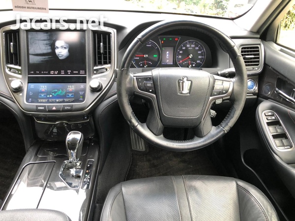 Toyota Crown 2,5L 2015-4