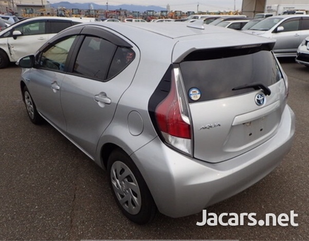 Toyota Aqua 1,5L 2017-5