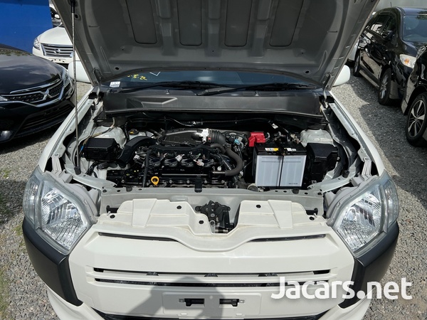 Toyota Probox 1,3L 2018-12