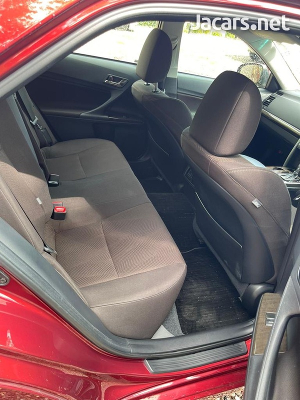 Toyota Mark X 2,5L 2016-8