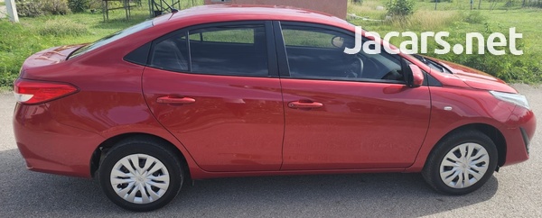 Toyota Yaris 1,3L 2020-8