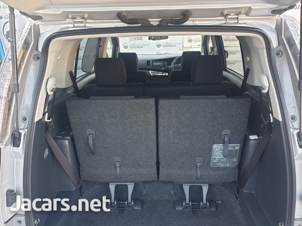 Toyota Isis 1,8L 2013-2