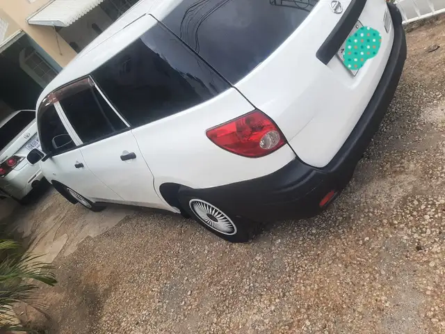 Nissan AD Wagon 1,5L 2013, Saint Catherine - 6