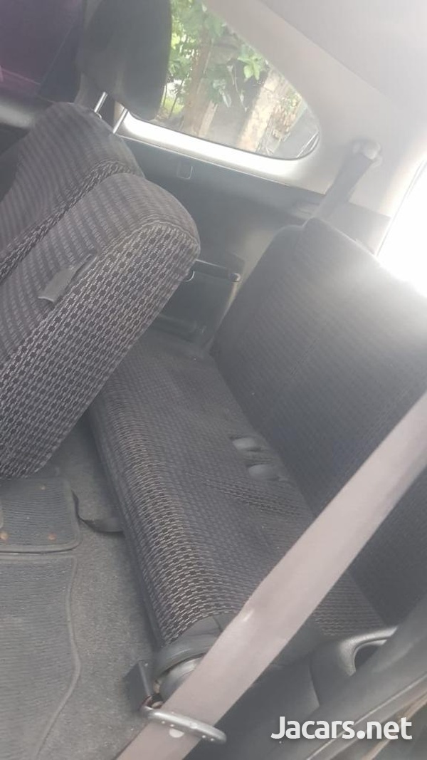 Honda Stream 2,0L 2001-7