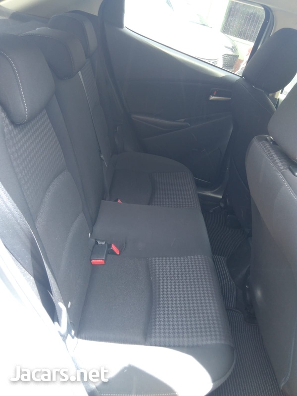 Mazda Demio 1,3L 2017-7