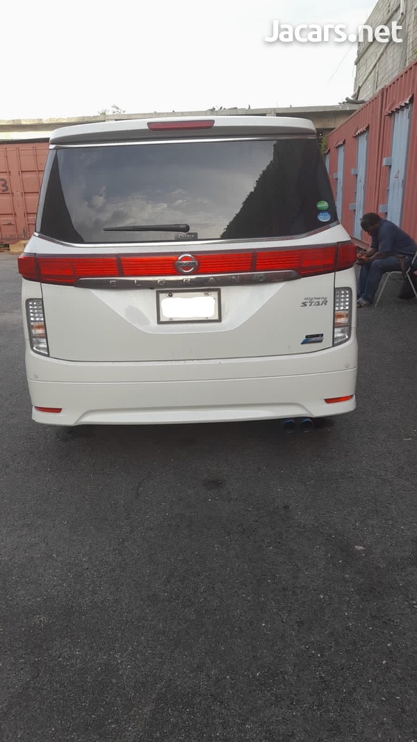 Nissan Elgrand 2,5L 2013-4