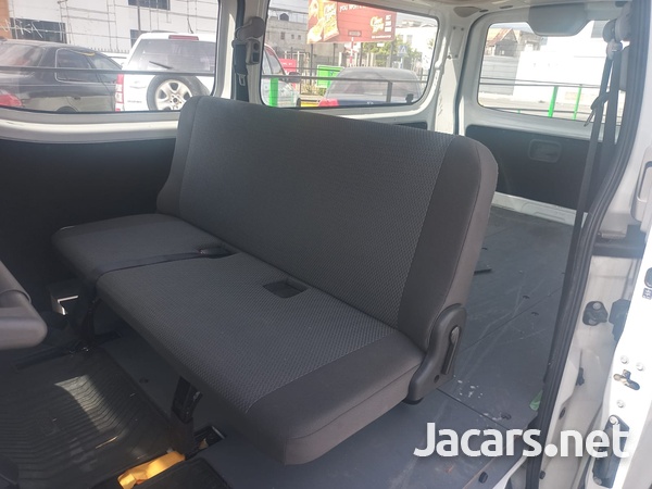 Nissan Caravan 2,5L 2014-11