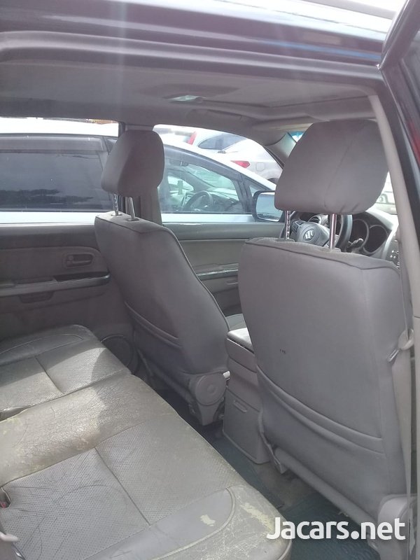Suzuki Grand Vitara 2,0L 2006-5