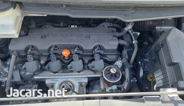 Honda Stepwgn 2,0L 2012-9