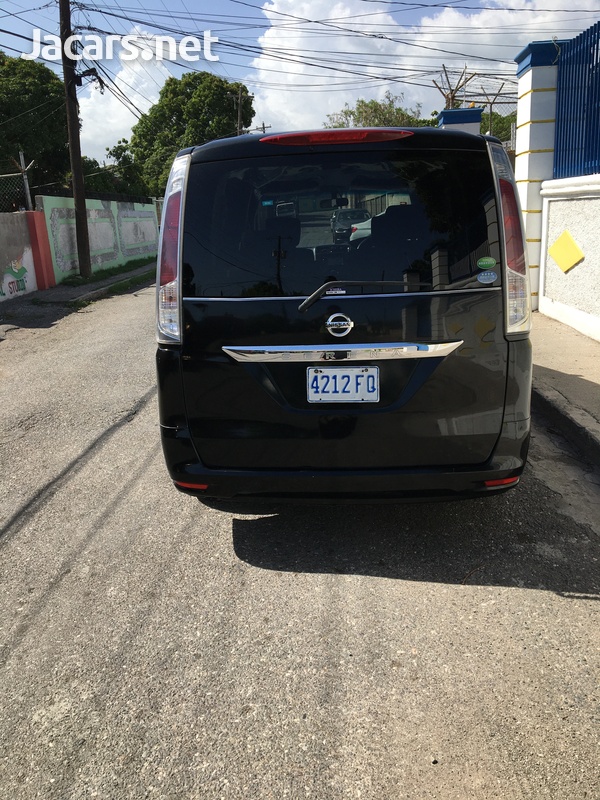 Nissan Serena 2,0L 2012-7