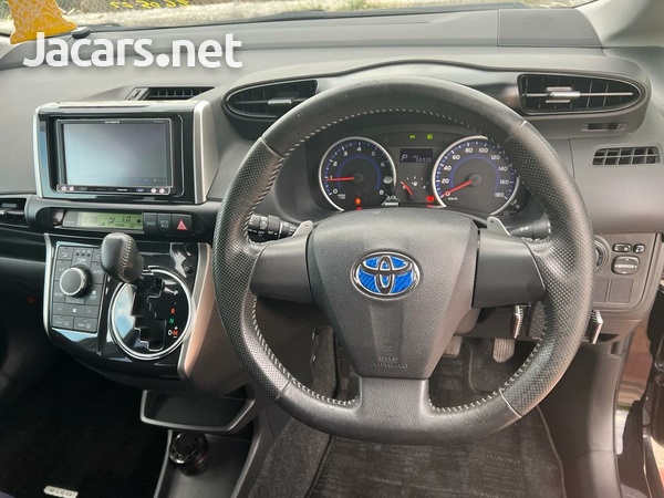 Toyota Wish 1,8L 2013-8