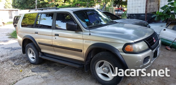 Mitsubishi Montero Sport 3,0L 2001-3