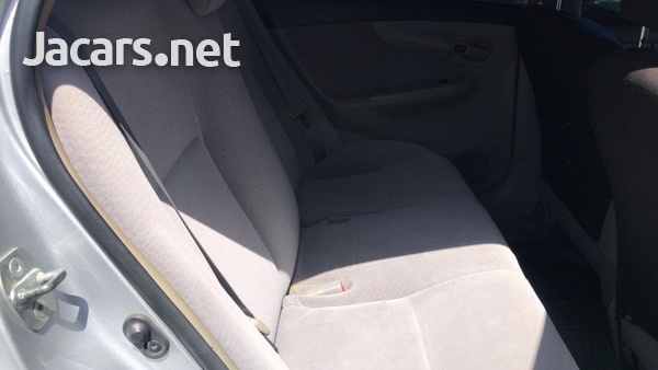 Toyota Axio 1,5L 2010-9