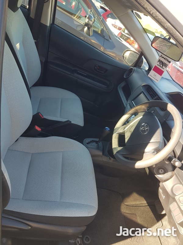 Toyota Aqua 1,5L 2016-5