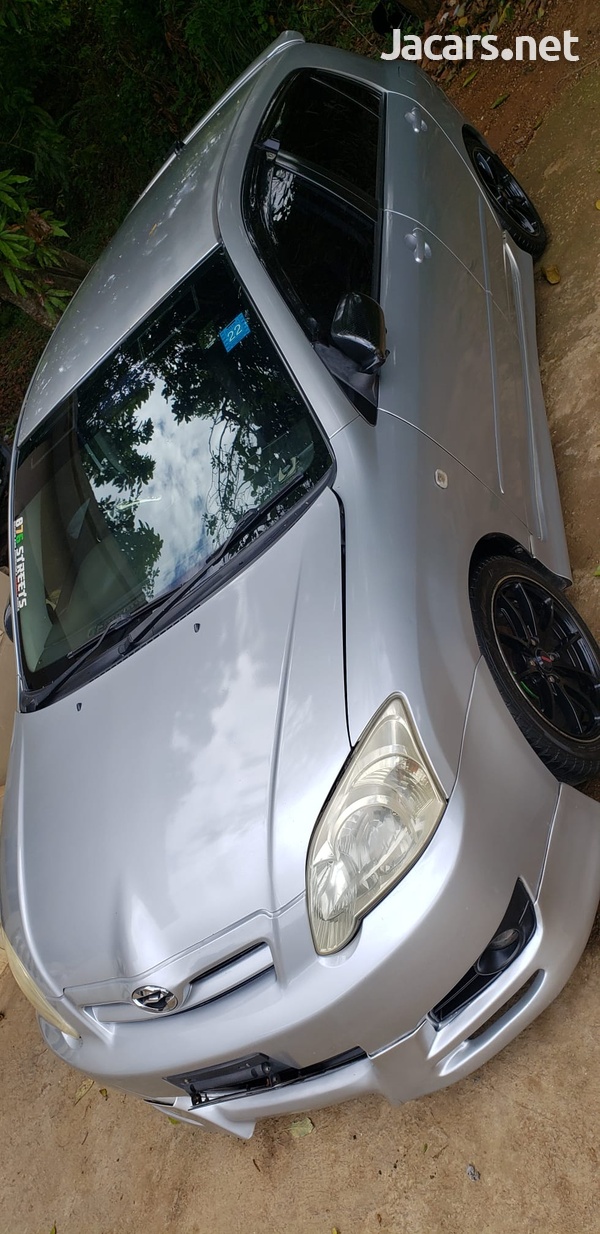 Toyota RunX 1,8L 2005-3