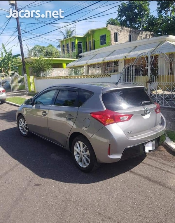 Toyota AURIS 1,8L 2012-11