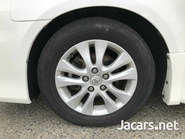 Toyota Noah 2,0L 2013-13