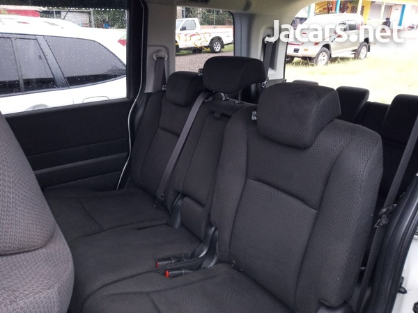 Honda Stepwgn Spada 2,0L 2014-8