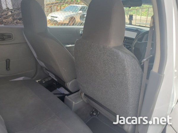 Nissan AD Wagon 1,5L 2013-2