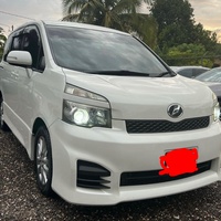 Toyota Voxy 2,0L 2010 Toyota Voxy 2,0L 2010