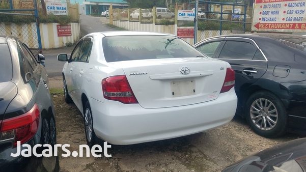 Toyota Axio 1,5L 2010-10