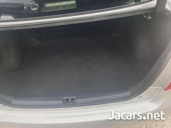 Toyota Premio 1,8L 2012-5