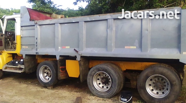 International Dump Truck 9200-2