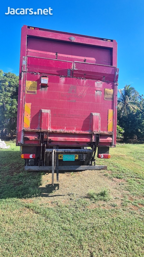 2007 18 TON BOX DAF TRUCK-2