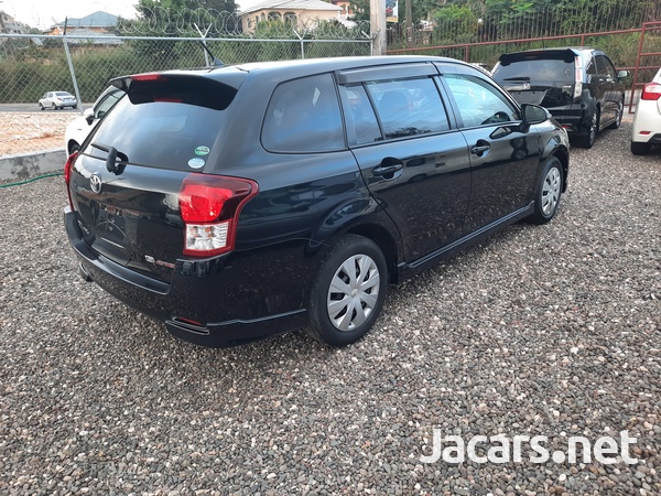 Toyota Fielder 1,5L 2013-6