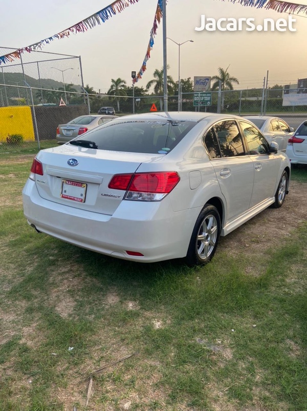 Subaru Legacy 2,0L 2013-6