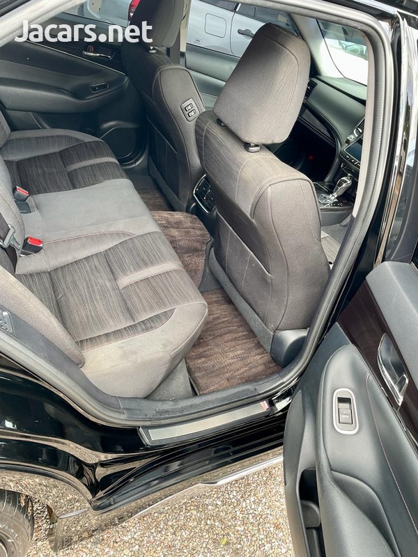 Toyota Crown 2,5L 2016-11