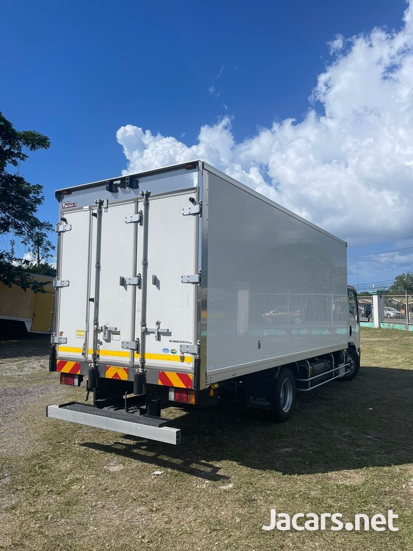 2018 Isuzu Elf-3